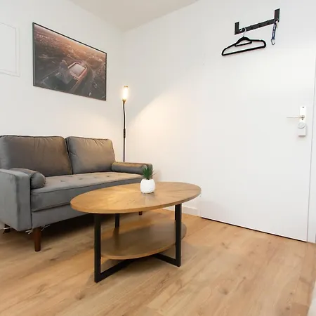 Gorilla Im Zentrum Mit Schnellem Wifi & Stadtblick 3rd Floor Apartment
